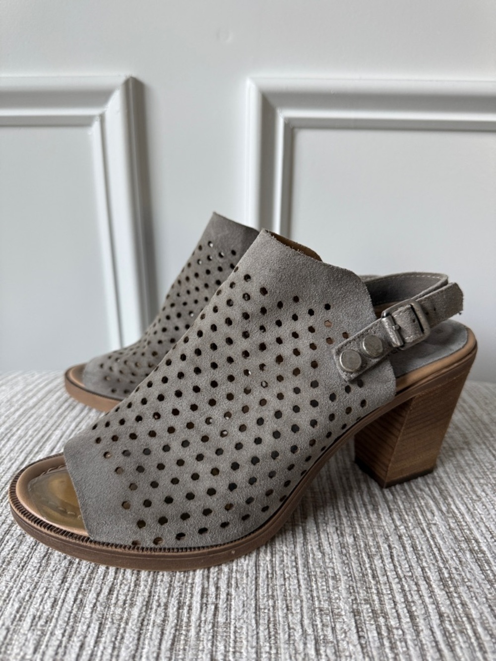Barbara Barbieri Gray Suede Perforated Laser Cut Sandals Sz 10 Italy